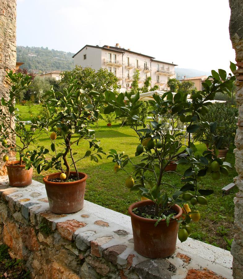 Hotel Belvedere Torri Del Benaco Exterior foto